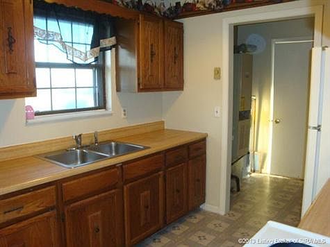 2nd image of 1103 N Independence Pl