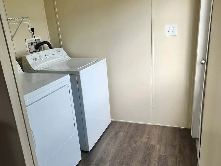 Broadview Estates — Photo 18