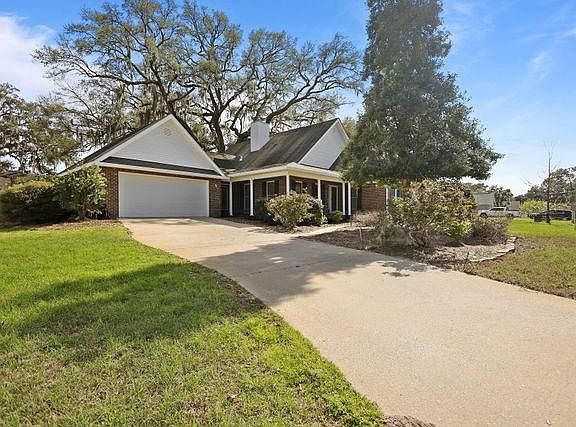 2nd image of 123 Stately Oaks Cir