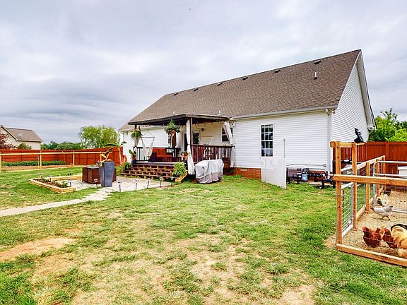 4th image of 4492 Ironhorse Way