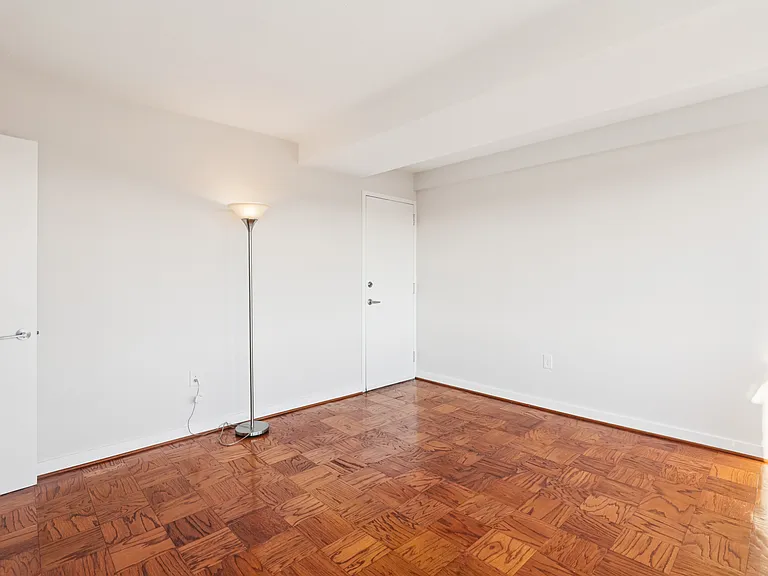 1301 Delaware Ave SW #N807 — Photo 32