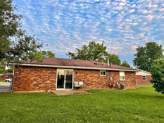 2nd image of 1624 Willow Pl
