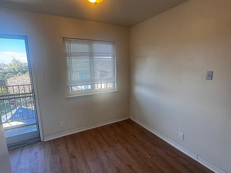 318 Warren Ave #1 — Photo 9