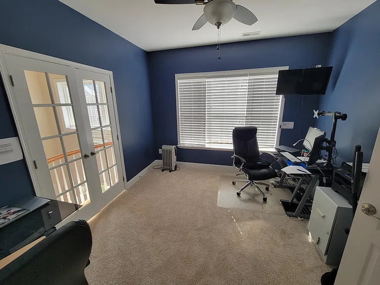 office or 5th bedroom