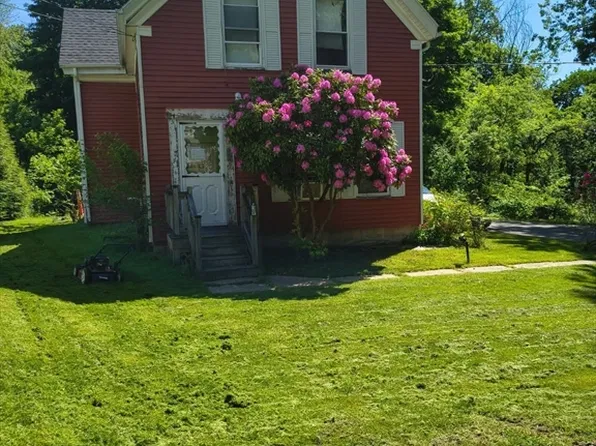 41 Linwood St, Haverhill, MA 01830
