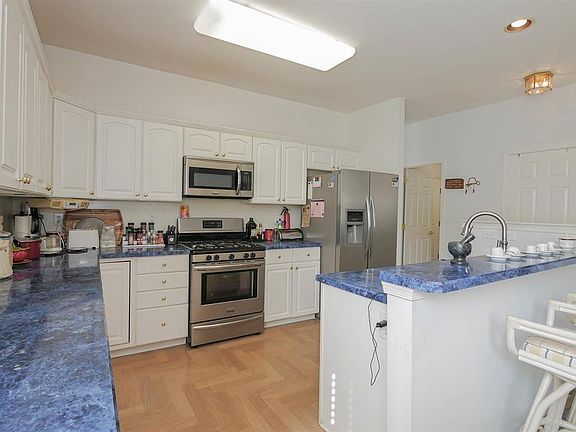 2nd image of 531 Salem Way