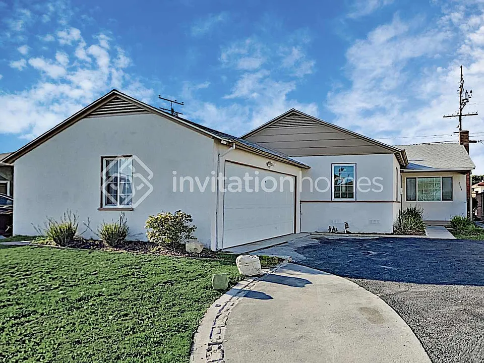 2403 W 129th St