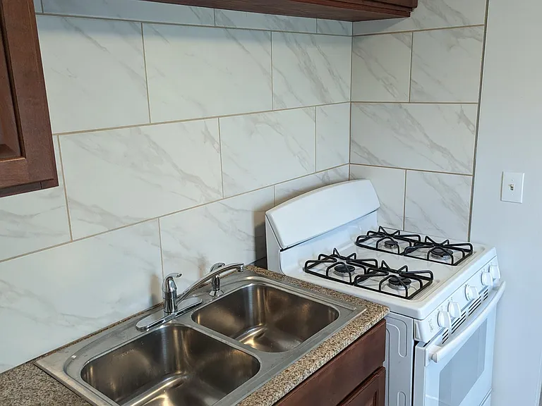 3 Cedar St #6 — Photo 2