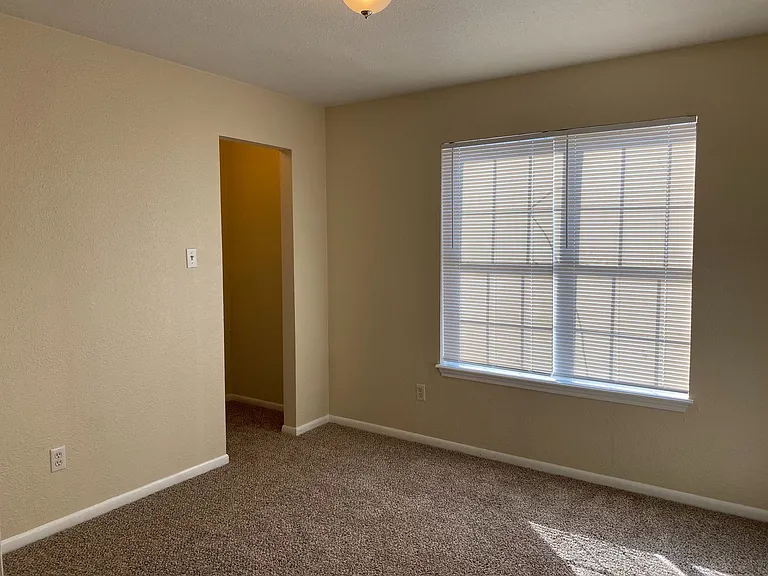 7545 Windsor Oaks — Photo 9