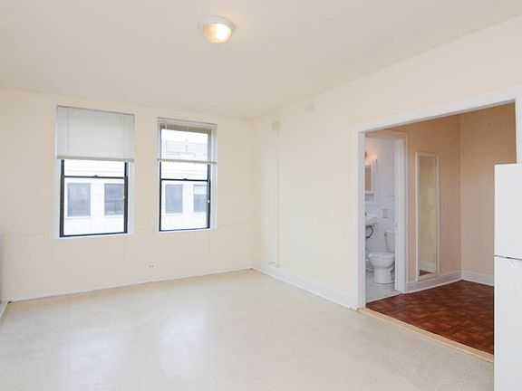 5th image of 3335 W Diversey Ave APT 303