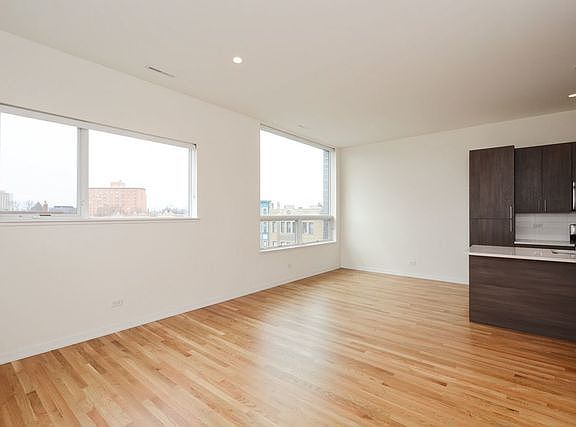 4th image of 1505 N Milwaukee Ave #401