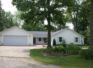 2805 Chippewa Ln, Midland, MI 48640