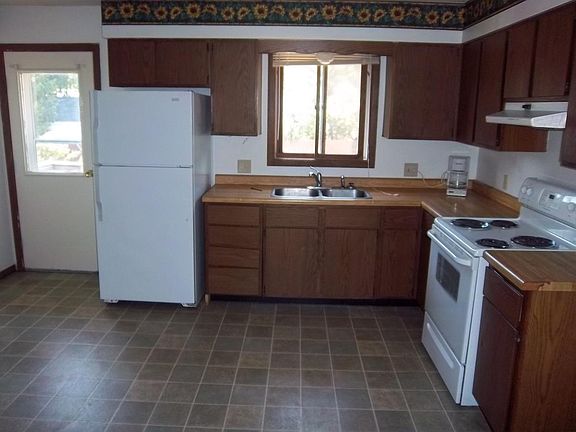 3rd image of 512 19th Ave W #1