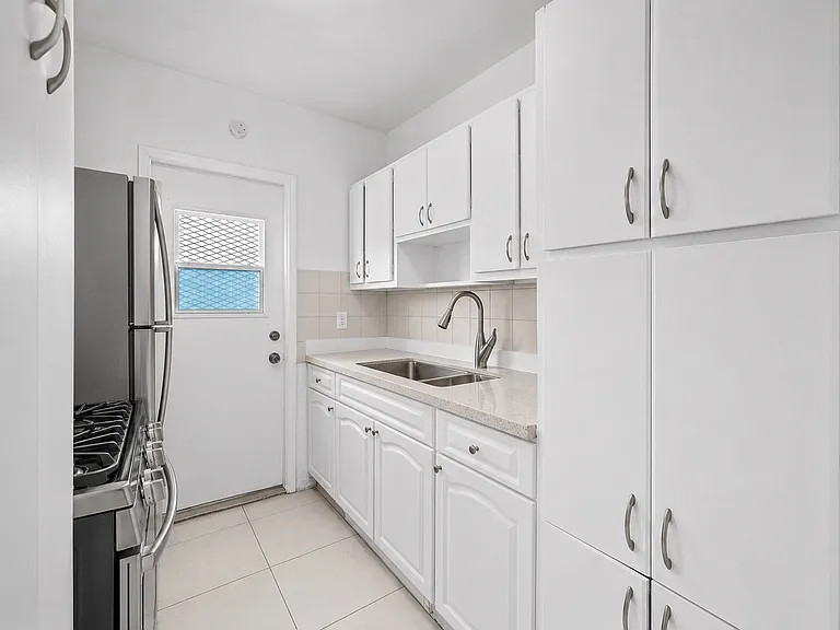 2072 NE 169th St #2 — Photo 3