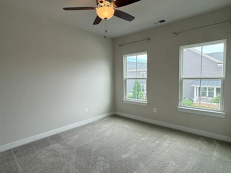 506 Ladywell St — Photo 28