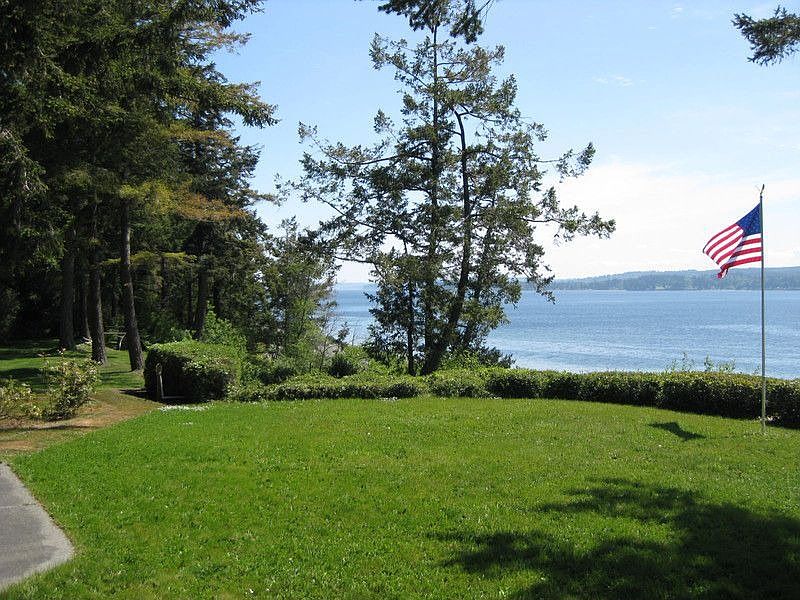 1st image of 200 Beach Dr