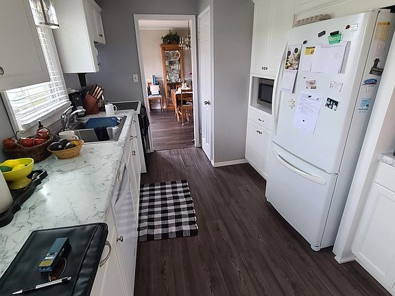 3rd image of 3002 4th St NE