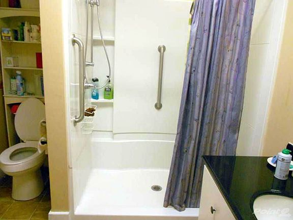 1st Floor Bath