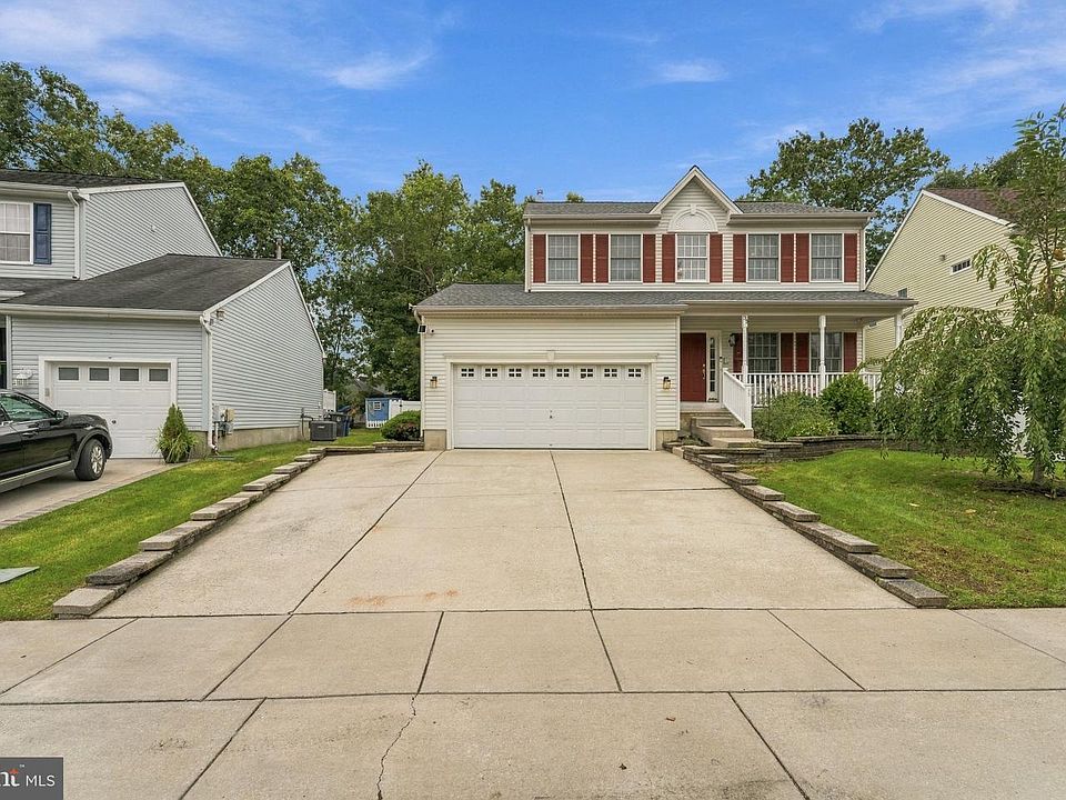 1st image of 33 Delancy Ct