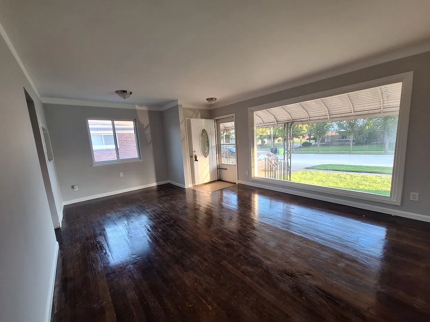 Welcome home!! Well maintained 3 bedroom ranch — Photo 3
