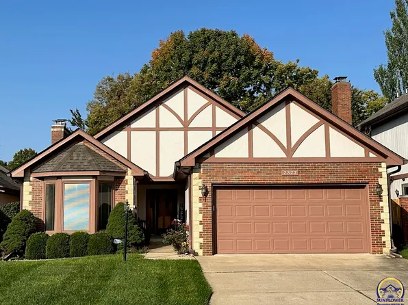 2327 SW Brookhaven Ln #7, Topeka, KS 66614