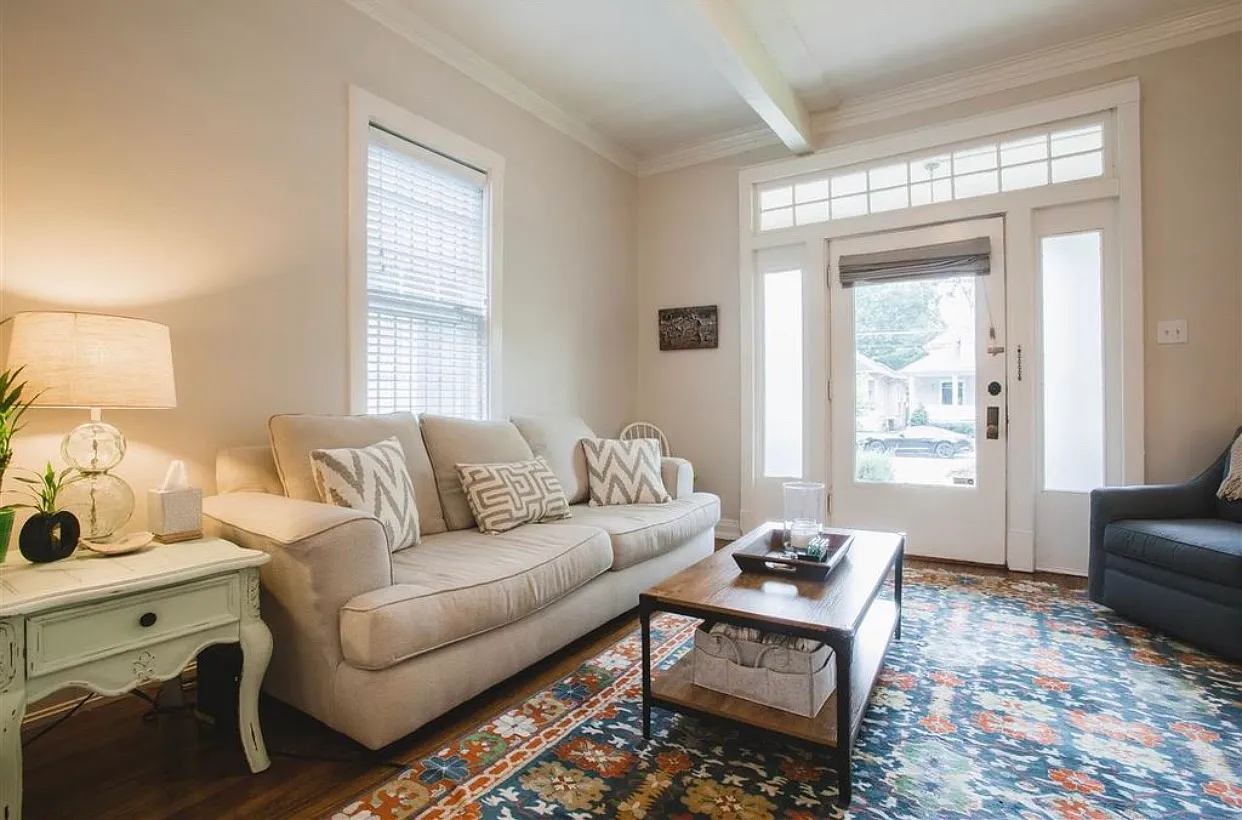 3 bed, 2399 sqft, $2,600 — Photo 3
