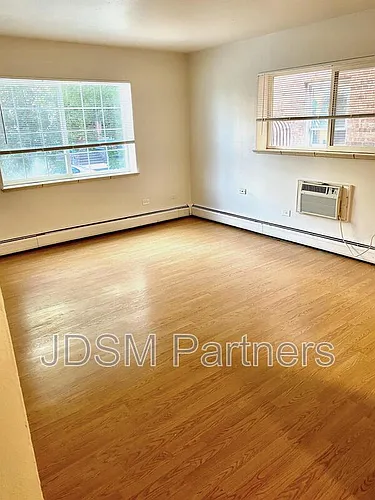 1415 N Pearl St #102 Photo 1
