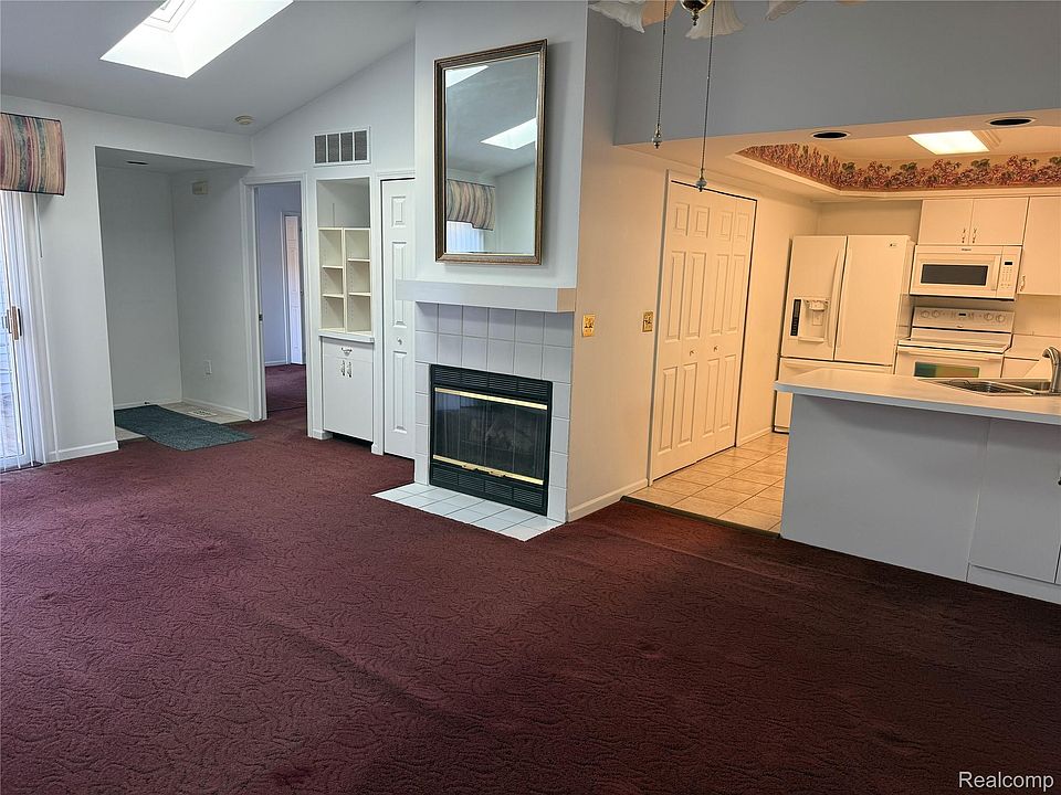 9473 Marina Dr, photo 9