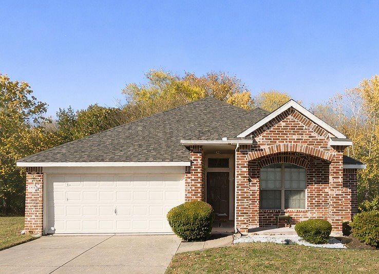 1st image of 605 Crystal Falls Dr