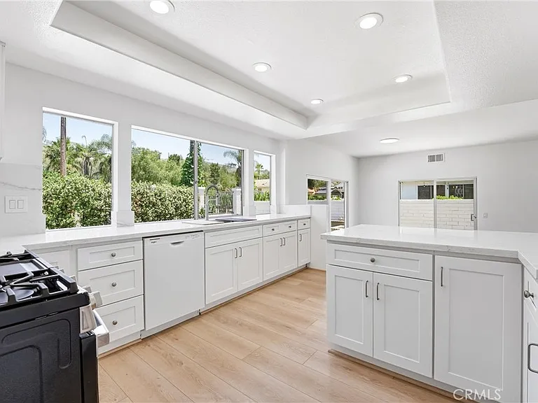 845 Woodcrest Ave — Photo 8