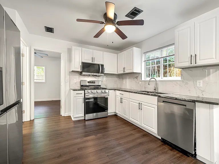 534 Woodcrest Manor Dr — Photo 7