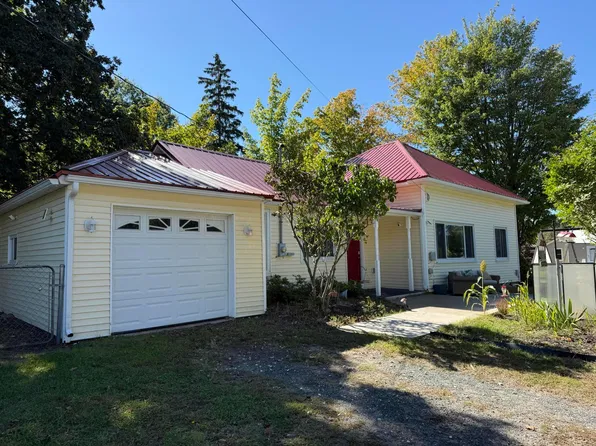 510 N Delia St, Ludington, MI 49431