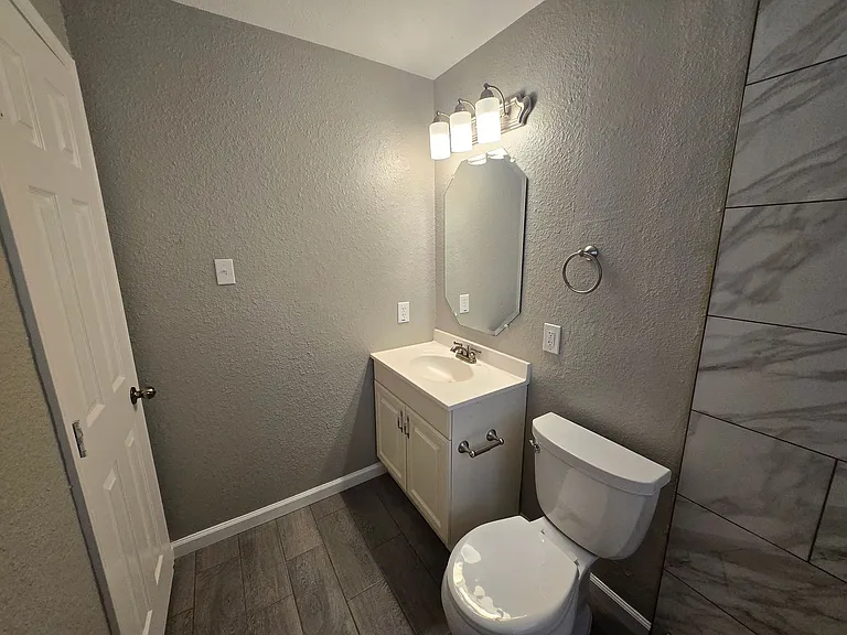 1049 Summerplace Ln — Photo 50