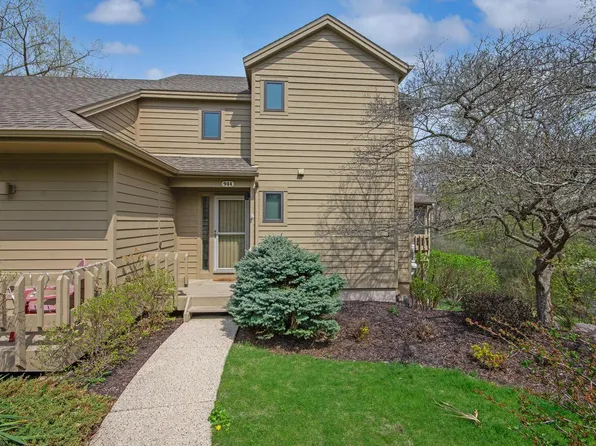 944 Duck Pond ROAD, Fontana, WI 53125