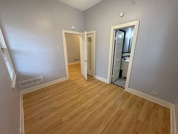 4th image of 709 S Broadway Ave #1