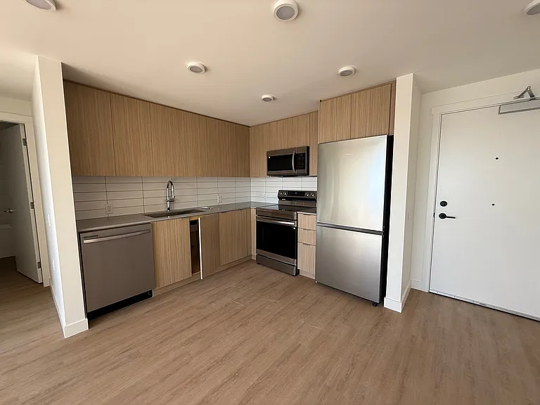 4488 Fraser St — Photo 20
