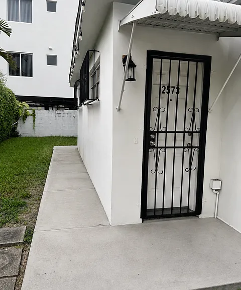 2573 SW 21st Ave #2573 — Photo 9