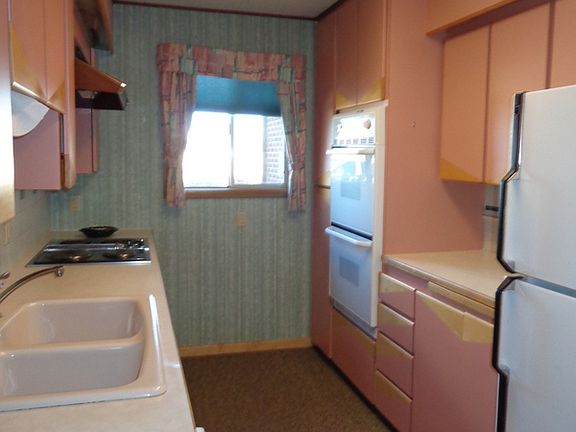 5th image of 2214 Holliday Drive