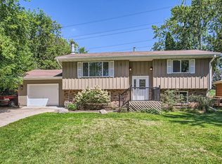 2398 Erin Ct, New Brighton, MN 55112