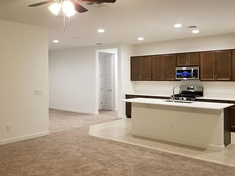 1329 E Glass Ln — Photo 5
