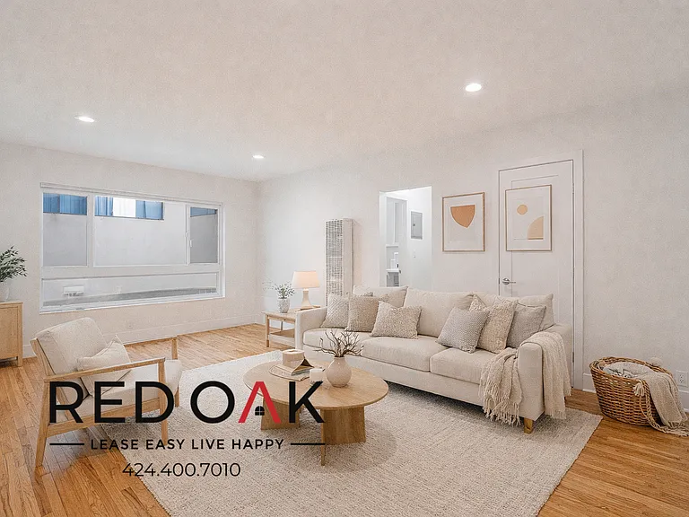 120 S Oxford Ave #8 — Photo 1