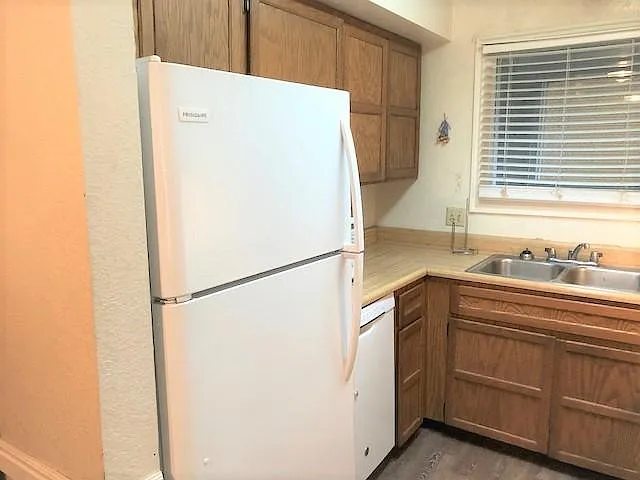 3 bed, 1106 sqft, $449 — Photo 4