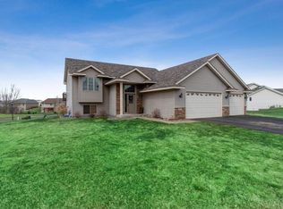 2373 Bridgewater Pl S, Cambridge, MN 55008