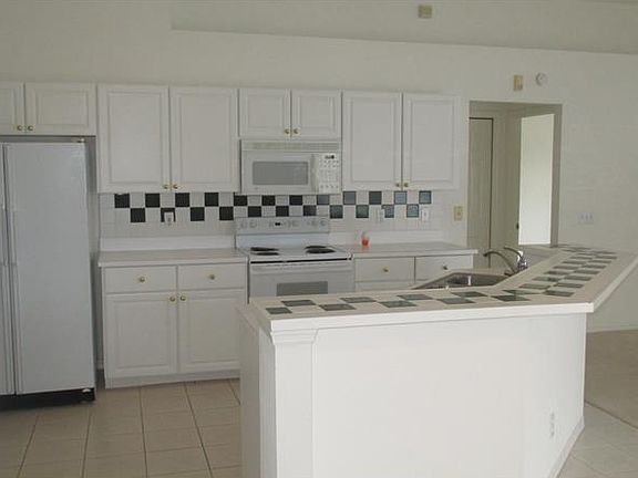 5th image of 3204 Silverlake Ct
