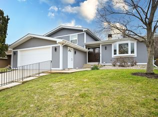 138 Spring Ave, Glen Ellyn, IL 60137