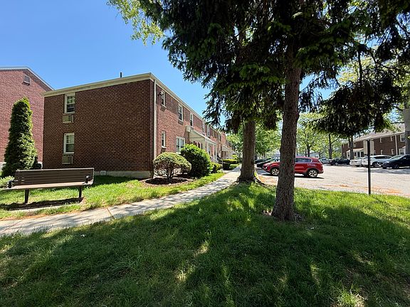 2nd image of 20 Clark Ct #20