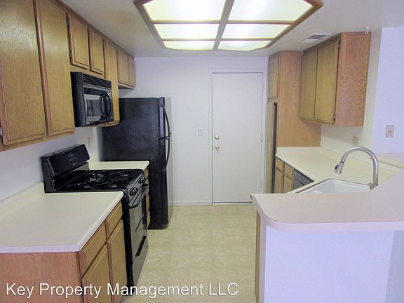 4th image of 2802 Sodorno Ln