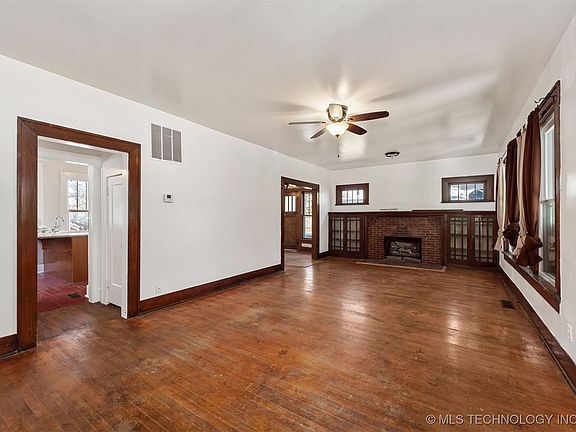 5th image of 811 E Church St