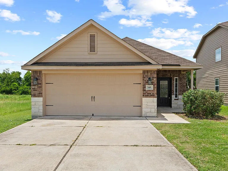 148 Isabel Ln — Photo 1