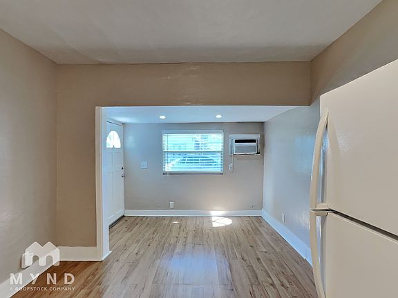 4th image of 212 Pine St Unit 212